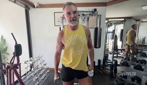 pec_pal48  cant even fit that monster of a dick in my mouth