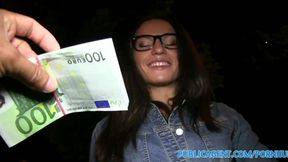 PublicPorn Hot brunette spreads her legs for outdoor fucking