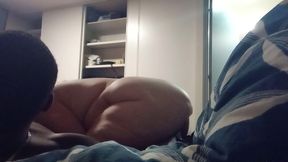 chut j ai cocher le telephone sur la table de nuit hihhihihtout es dans le ...