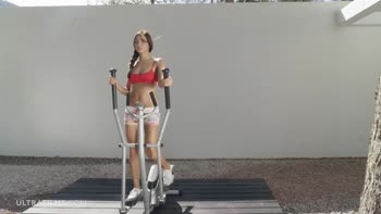 Michaela Isizzu's Backyard Bliss: Solo Czech Exercise Delights