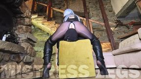 Mistress Nylon Ass Surprise After Hot Facesitting: Creampie Treat Into Slave's Mouth (MP4 HD SingleCam)