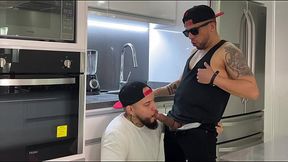 Luego del gym nos mamamos las vergas para relajarnos