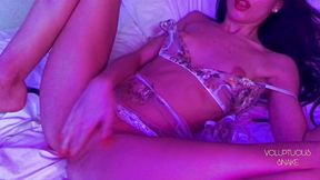 I cum twice when I imagine you fucking me on this bed masturbation solo girl
