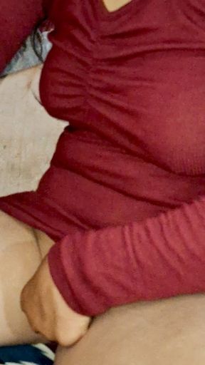 Bog boobs show in red saree Hot indian stepsister Sunni bhabhi