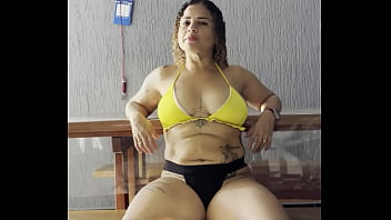 QUAL DESSES BIQUINIS QUE SAIU PRA DA MINHA BUCETA NA PRAIA