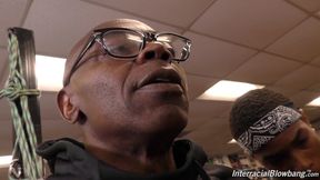 Karlee Grey deepthroats bbc while squirting