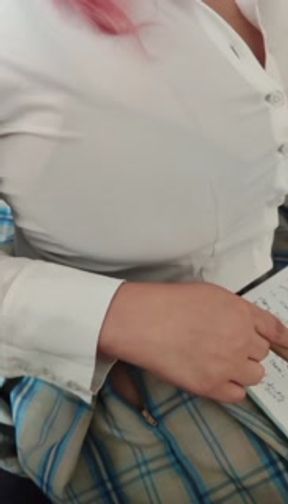 I help my stepdaughter with her studies. Subtitles in English and Spanish