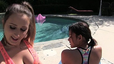Hot Scissoring Step-Sisters