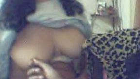 Amateur mature Mumbai lady filmed and fucked on the couch