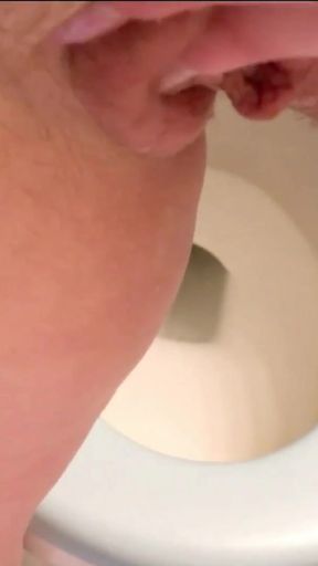 Watch My Sexy Ass &amp; Pussy Peeing   Clip 2