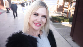 ”Kitty, 28 years old, banker in Monaco!”