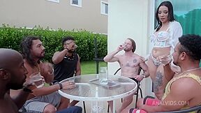 Housewife Hot Vitoria Beatriz Asks Maintenance Staff Of Yummy To Fuck Her With Dap 0% Pussy