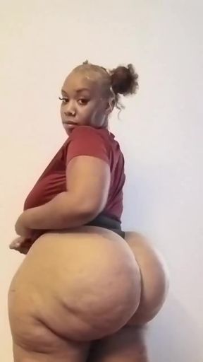 Big booty woman in red shirt