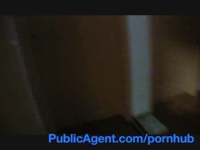 PublicSex Sie fickt eine Berühmtheit?? Nein!