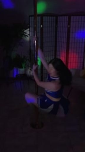 Your cheerleader girlfriend fucks the quarterback as a reward.(Trailer)