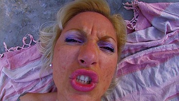 Intense squirting in an outdoor foursome