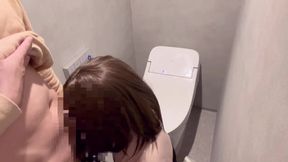 【カップル】② ホテルのトイレで彼女にフェラできもちよくしてもらう/バック/フェラ/尻/フェラチオ