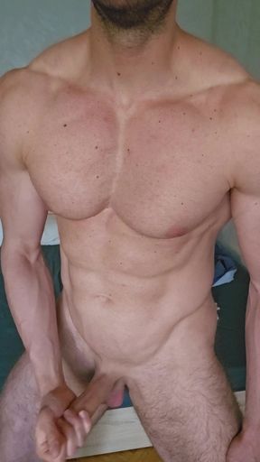 6'7" 250lb muscle stud showing off and jeking off BWC