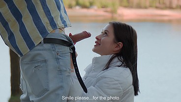 Risky Blowjob On The Beach
