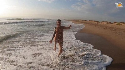 Steamy Beach Fun: Wild Wet Blowjob Adventures