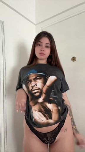 Tiny teen exposes her tits on OnlyFans