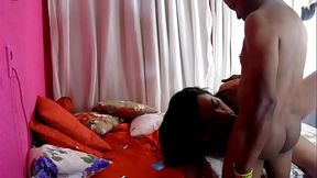 Linda boneca sendo destro&ccedil_ada e em seguida coloca jovem pra da uma mamada em sua caceta