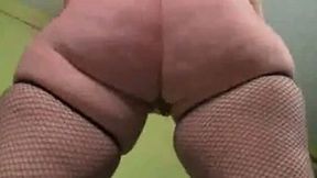 My curvaceously sexy girlfriend loves wiggling her big thick ass