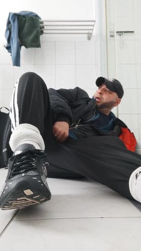 To Get Horny in the Wc, Dirty, Smelly, Wett. Dj -bro