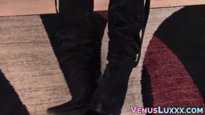 Asian business TS spills load after jerking off