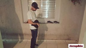 costureira safada nao aguentou ver cliente de pau duro!