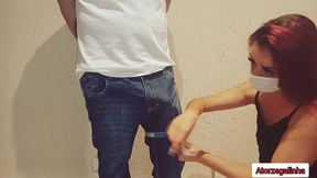 costureira safada nao aguentou ver cliente de pau duro!