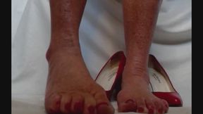 Foot Piggy Alone time with your girlfriends (HD)