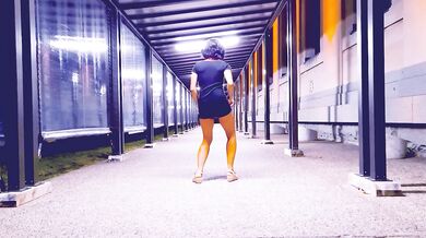 Wyld Yasmin teases tight body dancing and flashing in front of strangers