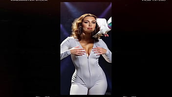 Mulher dan&ccedil_ando por IA