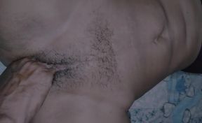 He Put His Hand in His Wife's Pussy and Inserted the Cucumber, the Pussy and Ass Exploded.