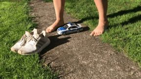Sneaker-Girl Emilia - Police Toy-Car Crush