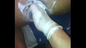 Ense&ntilde_andole a mi amigo como fistearme