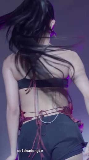 Filippina k-pop girl shows off her tight booty