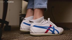 ASIAN GIANTESS makes you into her shoe cuck! Slave away at her STINKY SNAKERS or be CRUSHED under her BARE SOLES! - MP4