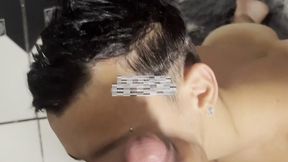 favelado da rua me fez de putinha me colocando pra mama gozou na minha cara