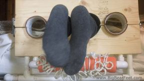 Itching Feet IV - itching powder, thick socks, hitop, bare feet, scratching