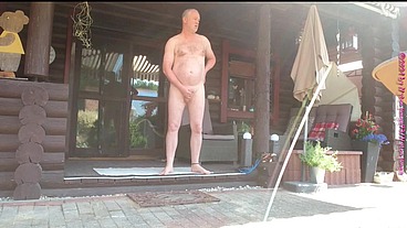 FKK im Vorgarten