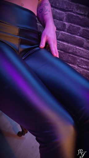 Foot Worship - Maitresse Julia