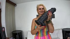 Tiffany Montavani por tr&aacute_s das c&acirc_meras