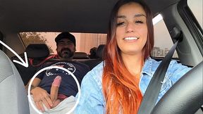 APP driver catches passenger masturbating from behind and gives it to him in the car!