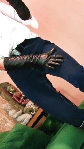 Ballbusting Femdom Games