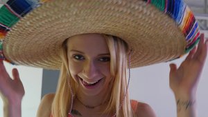 Tiny 4K: Very cute Kristy May