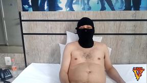 LENEV8 ARROMBANDO O CU DO COMEDOR QUE DISSE QUE IA COMER MAS ACABOU COM A M&Atilde_O DE LENE ENFIADA NO CU