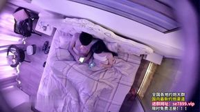 高质10月酒店偷拍，妹子长得清纯漂亮，苗条身材爆好，圆润蜜臀，小仙女级别 温柔腼腆
