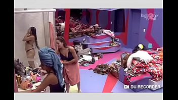 Paula Sperling Mostrando a Buceta e Os Peitos No BBB19